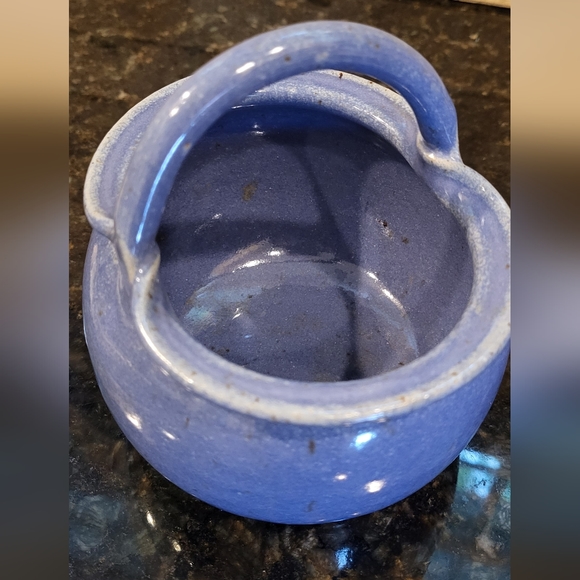 Kings Pottery Seagrove, North Carolina. Blue Speckled Pottery Basket 1997 - Picture 9 of 12